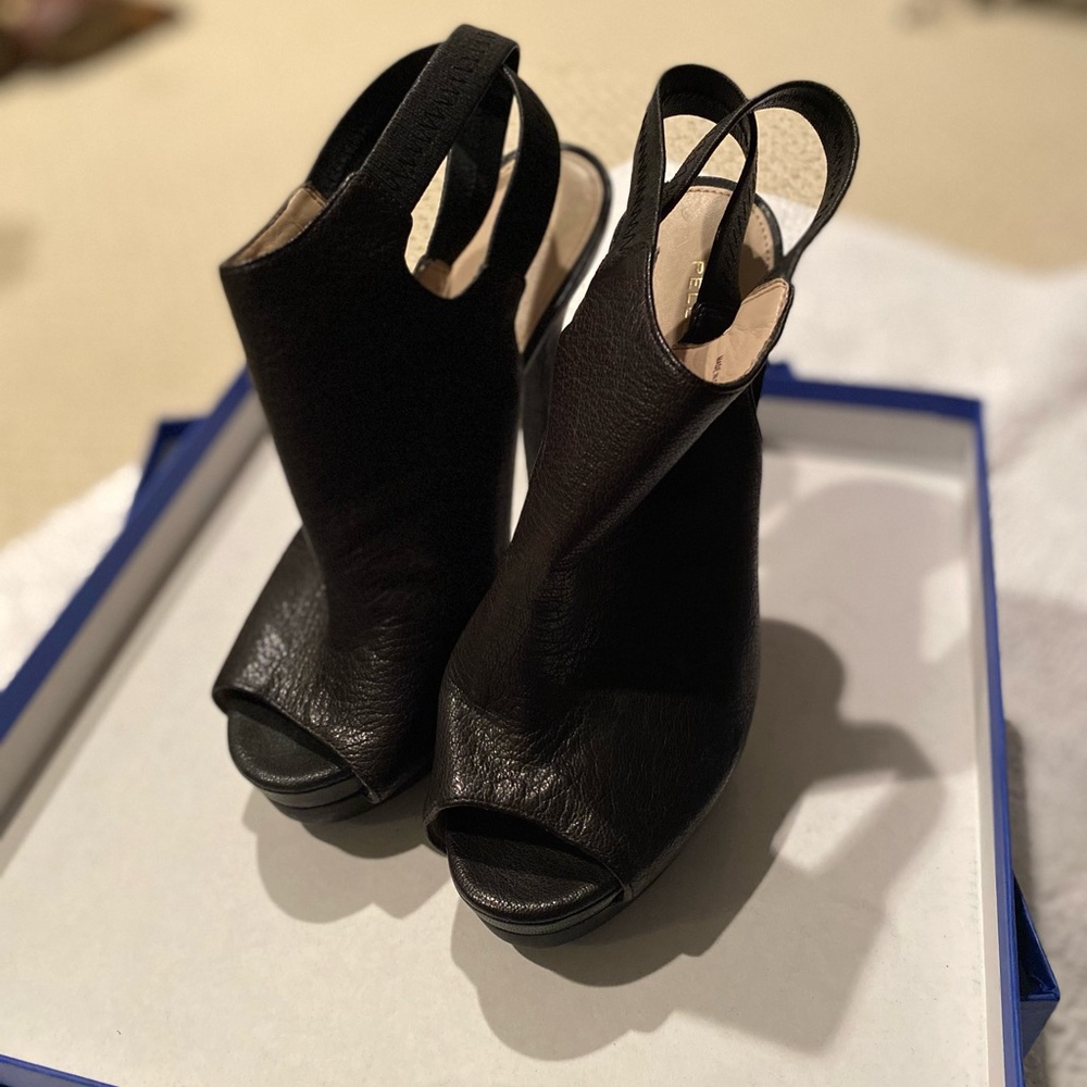 Pelle Moda heels